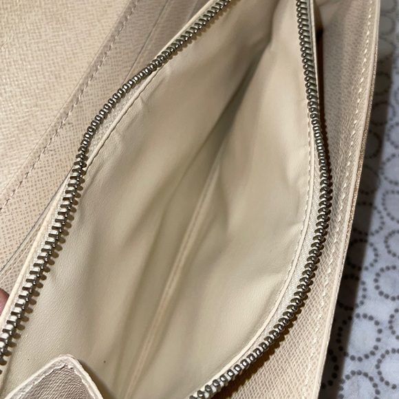 Louis Vuitton Azur Sarah Wallet - Picture 11 of 15